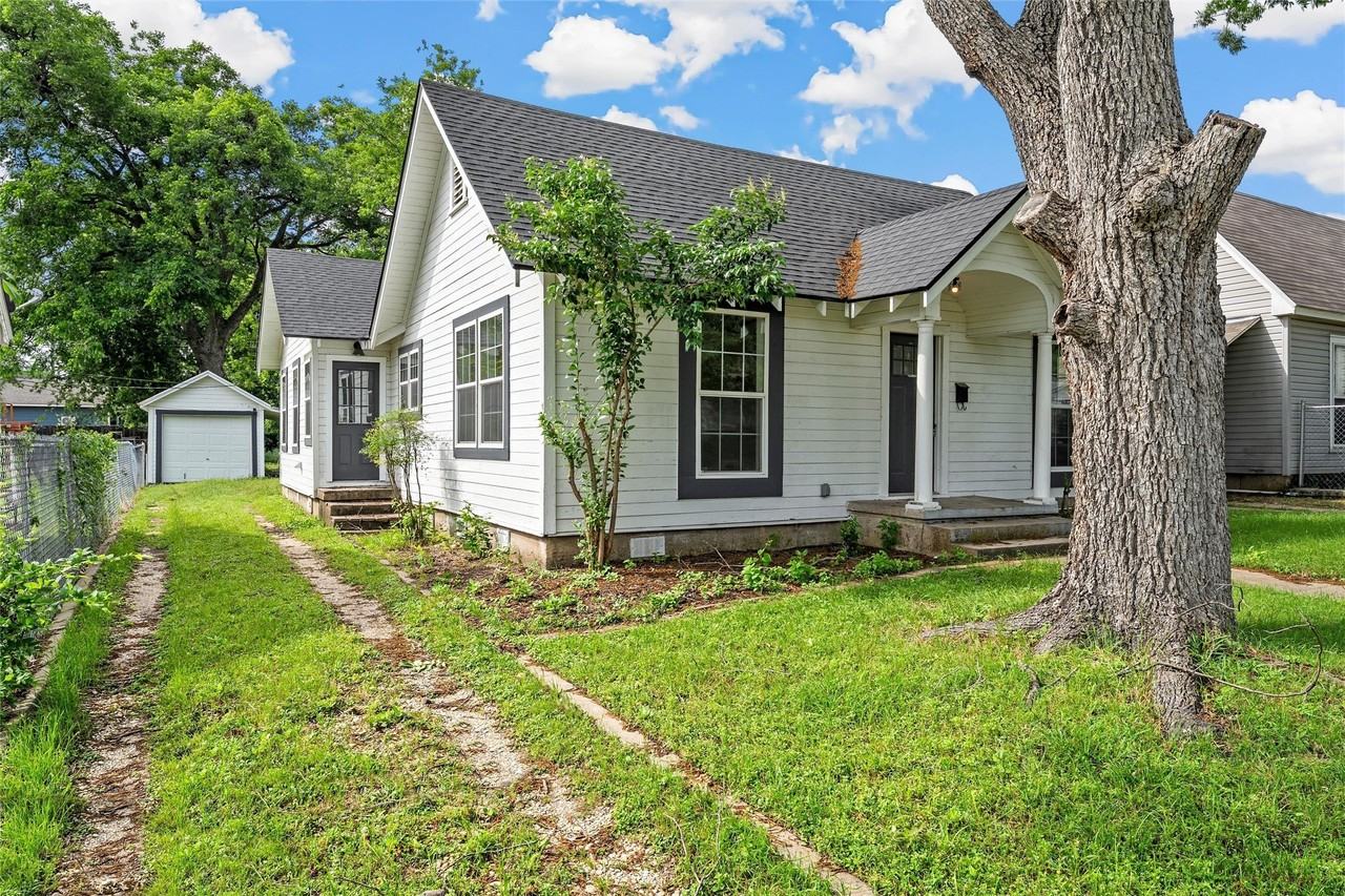 2704 Herring Ave - Photo 2 of 24