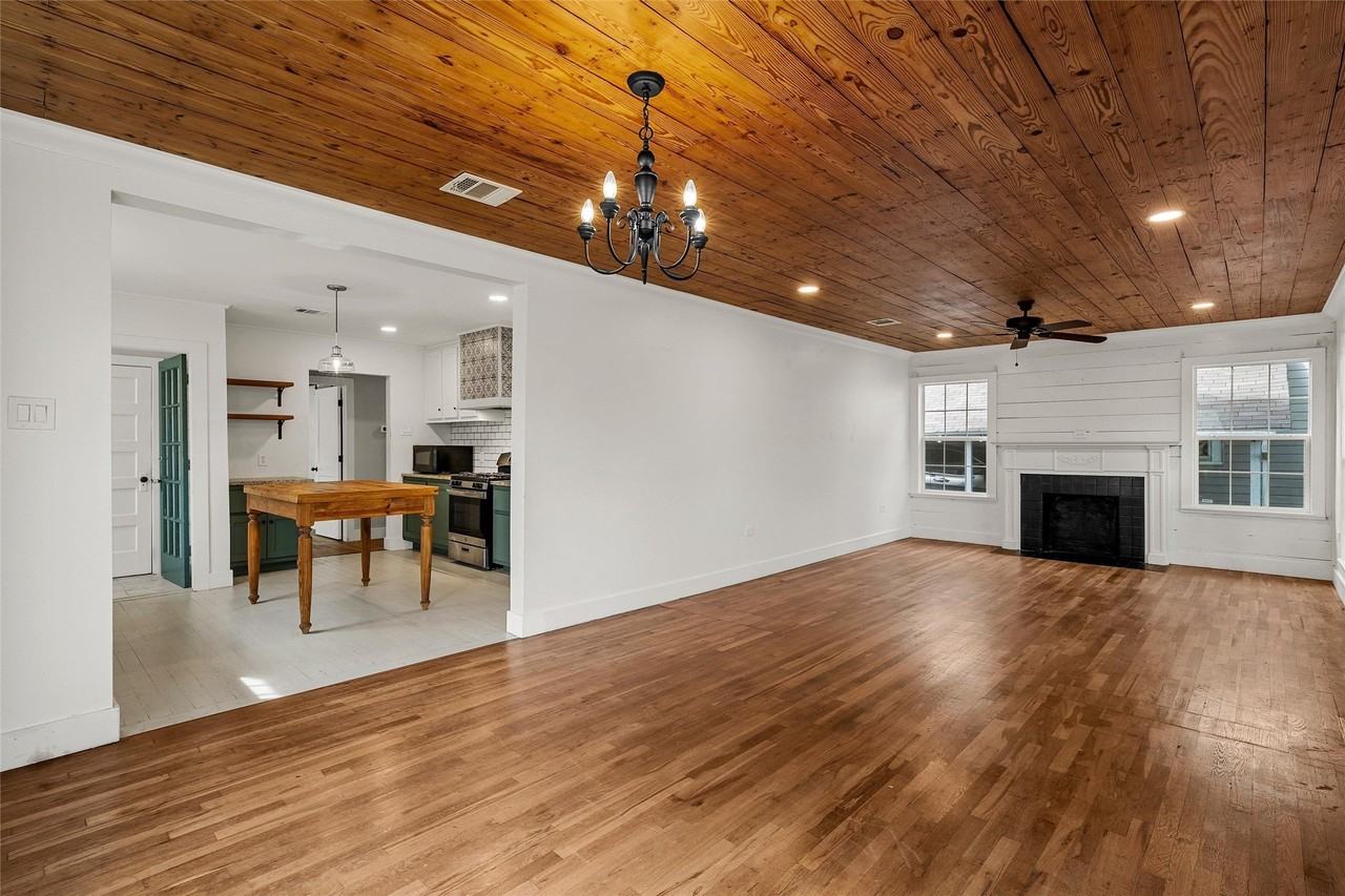 2704 Herring Ave - Photo 6 of 24