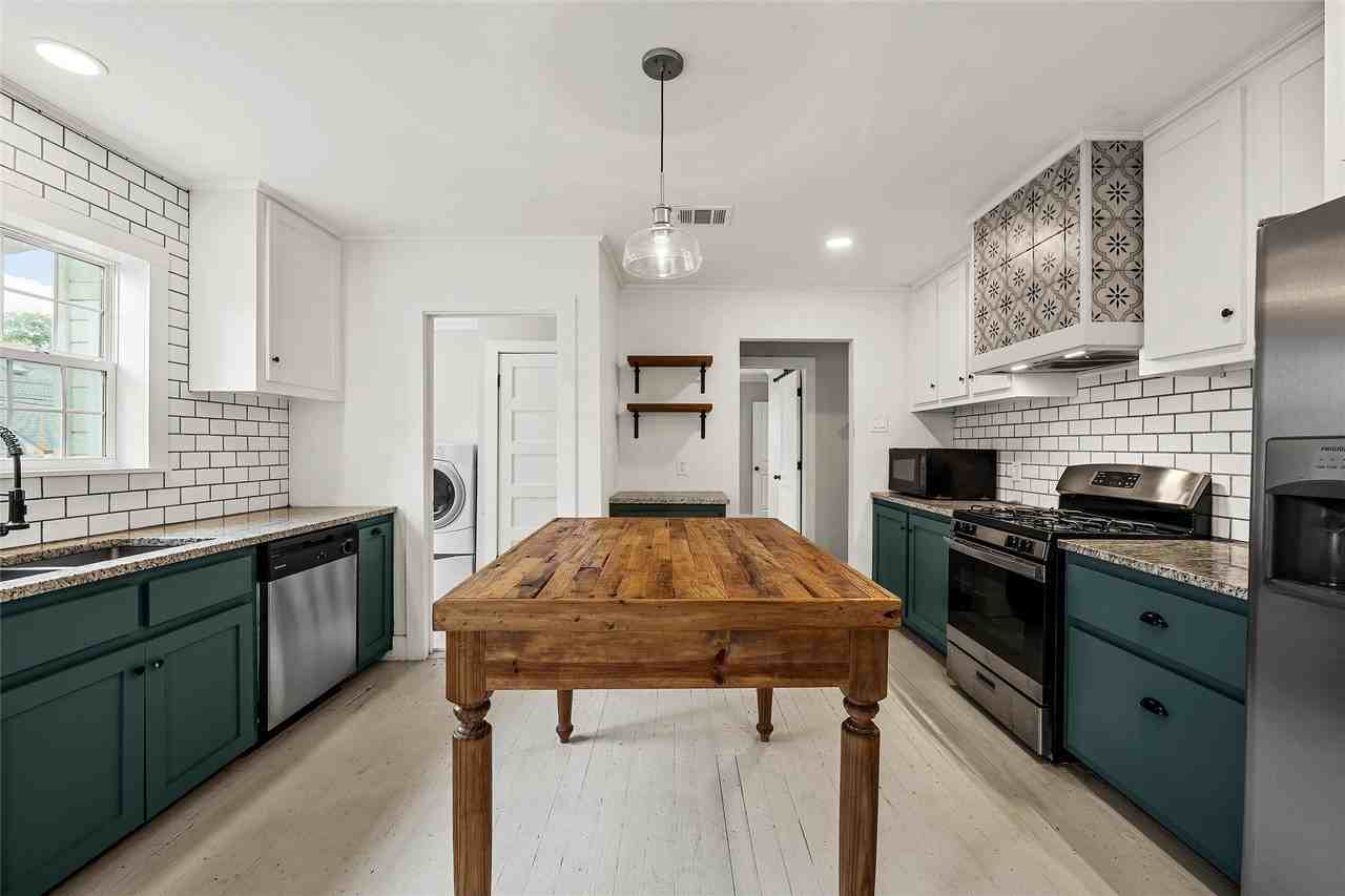 2704 Herring Ave - Photo 7 of 24