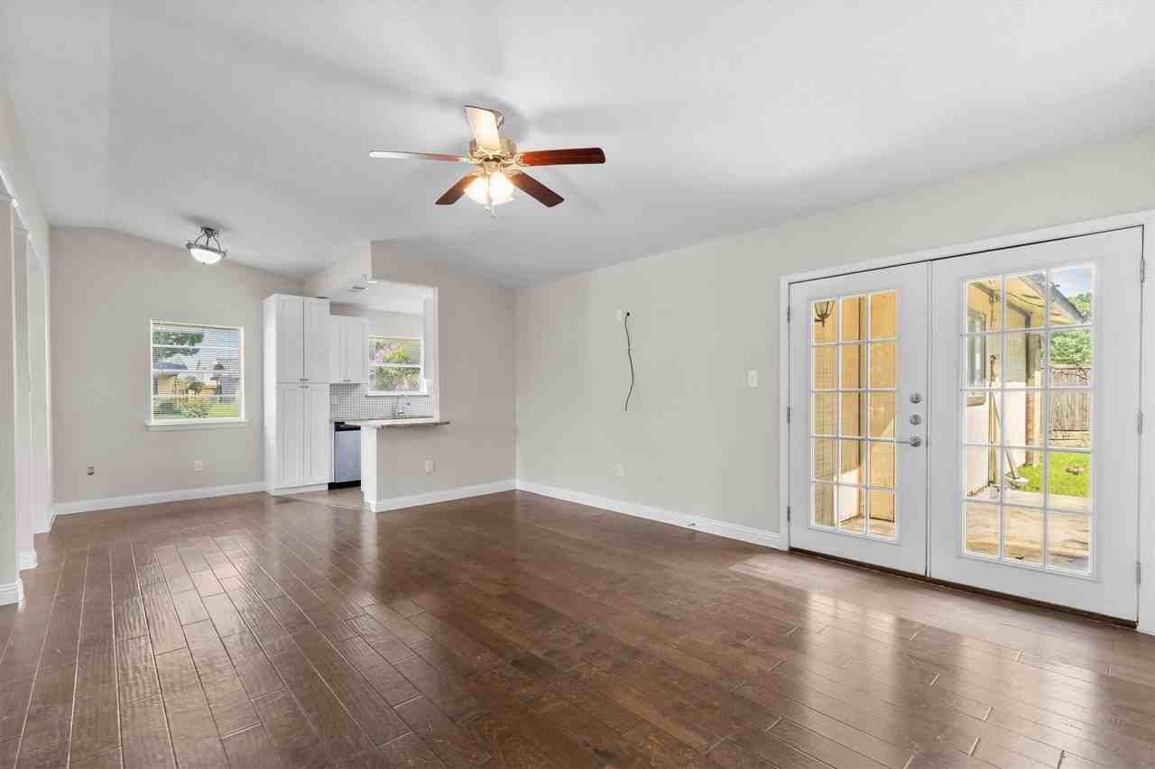 2117 Tiehack Ln - Photo 5 of 20