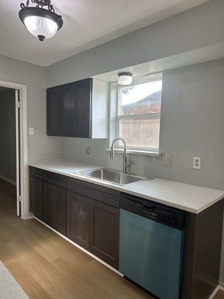 3417 Blueridge Ln - Photo 3 of 9