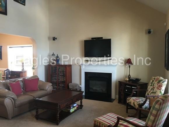 400 Wakefield Dr - Photo 3 of 50