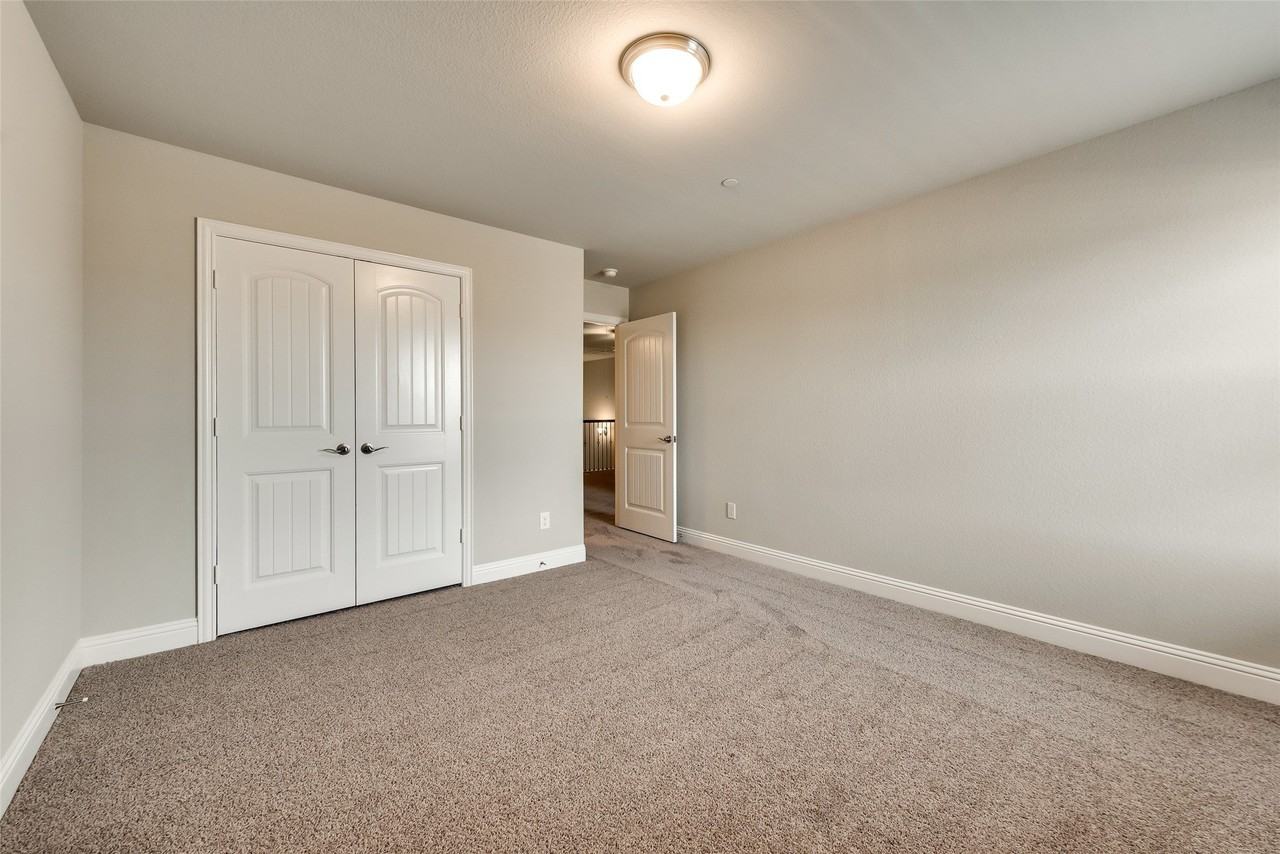 1229 Wiltshire Dr - Photo 5 of 21