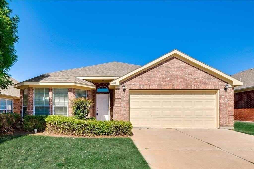 8633 Corral Cir