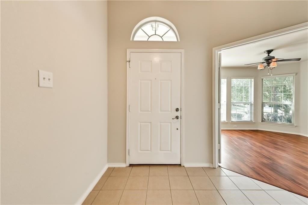 8633 Corral Cir - Photo 3 of 26