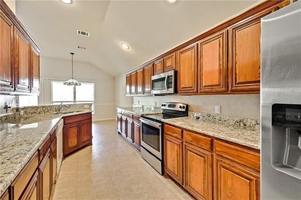 8633 Corral Cir - Photo 5 of 26