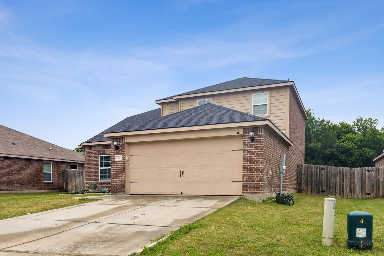341 Magnolia Dr - Photo 2 of 27