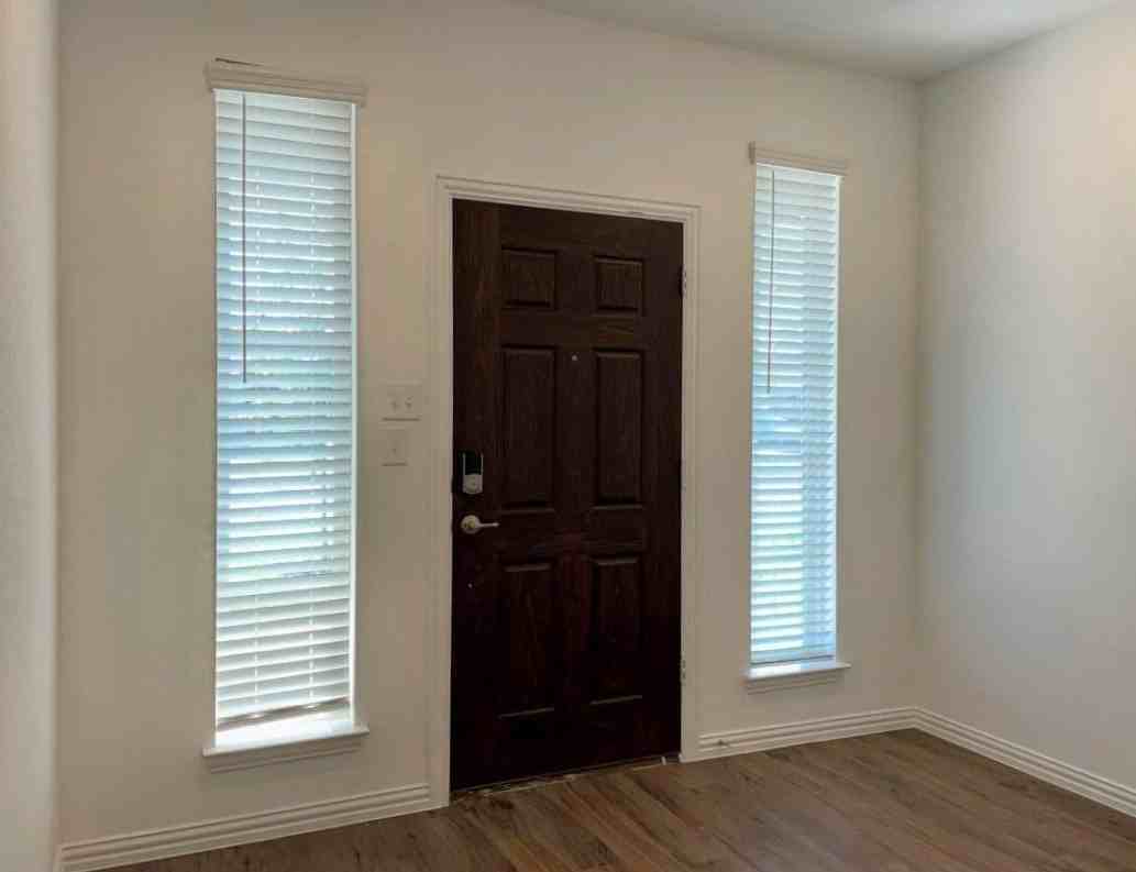 114 Providence Ave - Photo 2 of 15