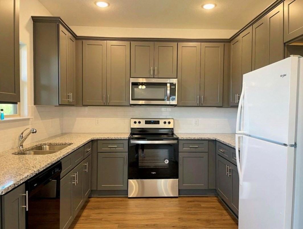 114 Providence Ave - Photo 5 of 15