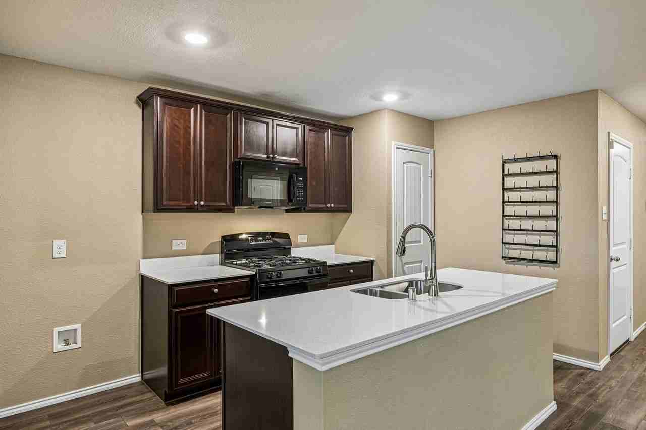 1605 Fields View Dr - Photo 6 of 30