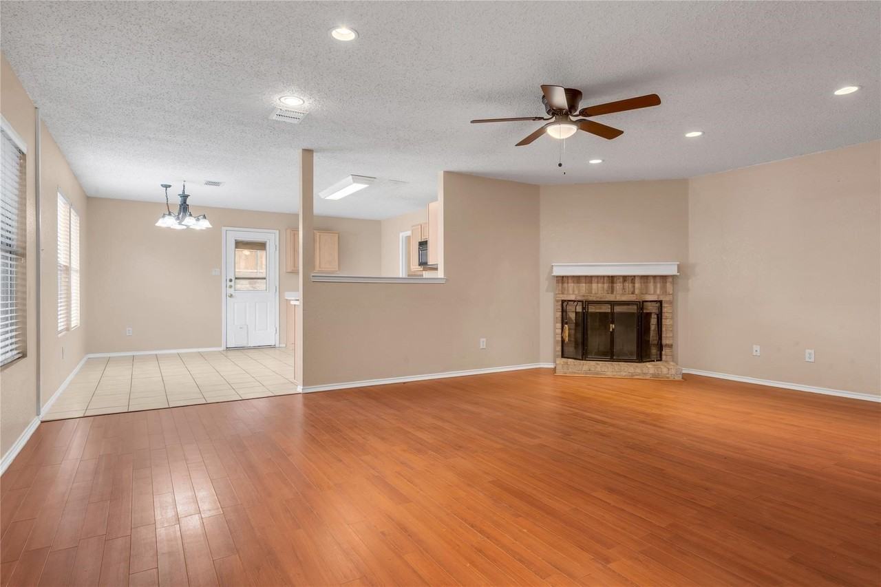 5336 New Castleton Ln - Photo 3 of 17