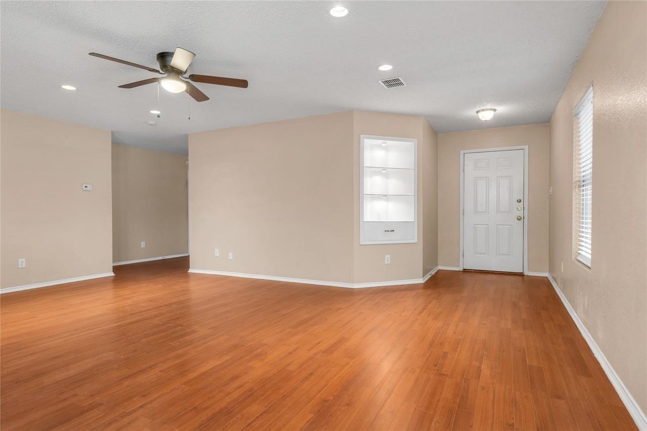 5336 New Castleton Ln - Photo 4 of 17