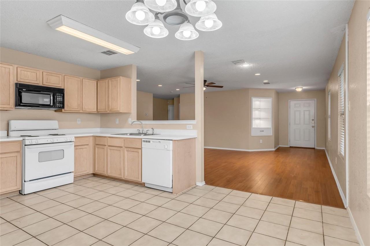 5336 New Castleton Ln - Photo 5 of 17