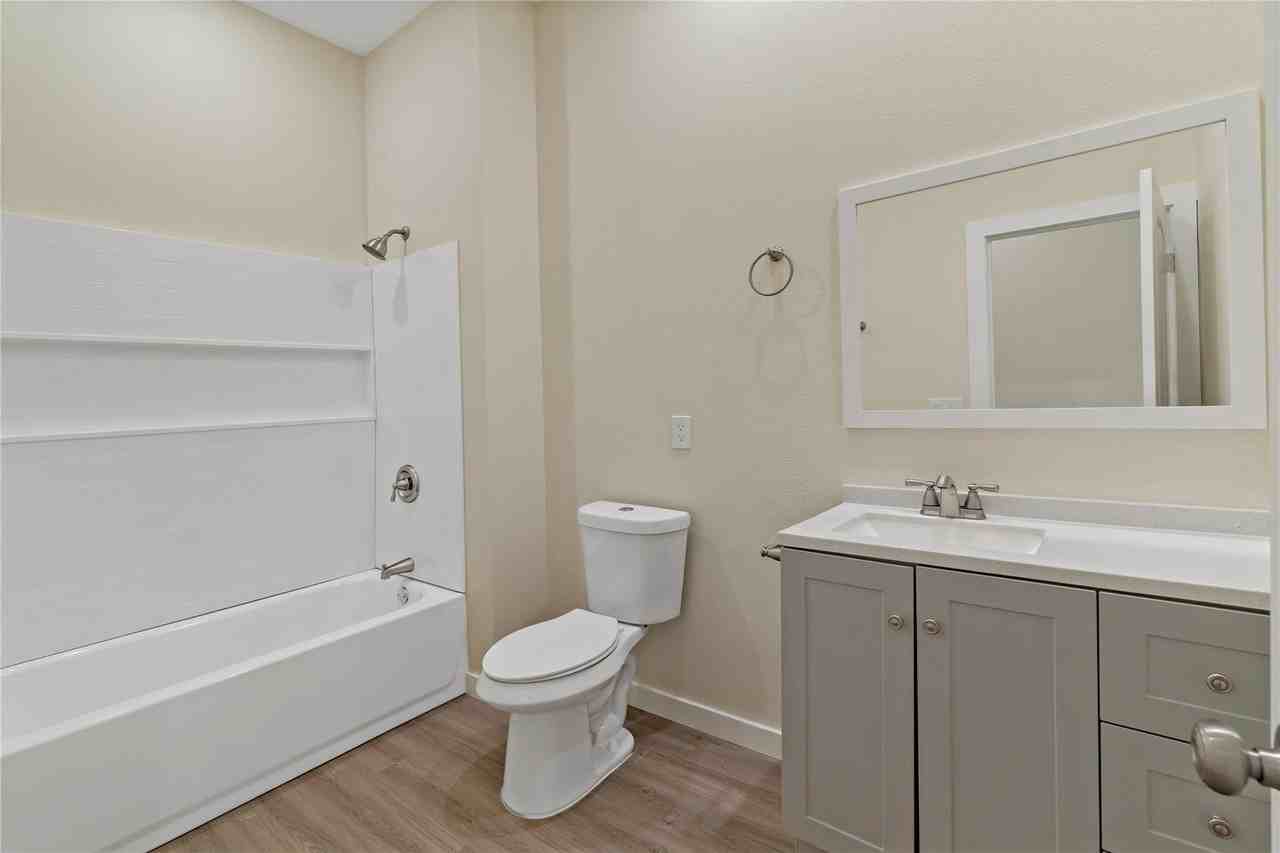 1350 Fitzhugh Ave - Photo 6 of 10