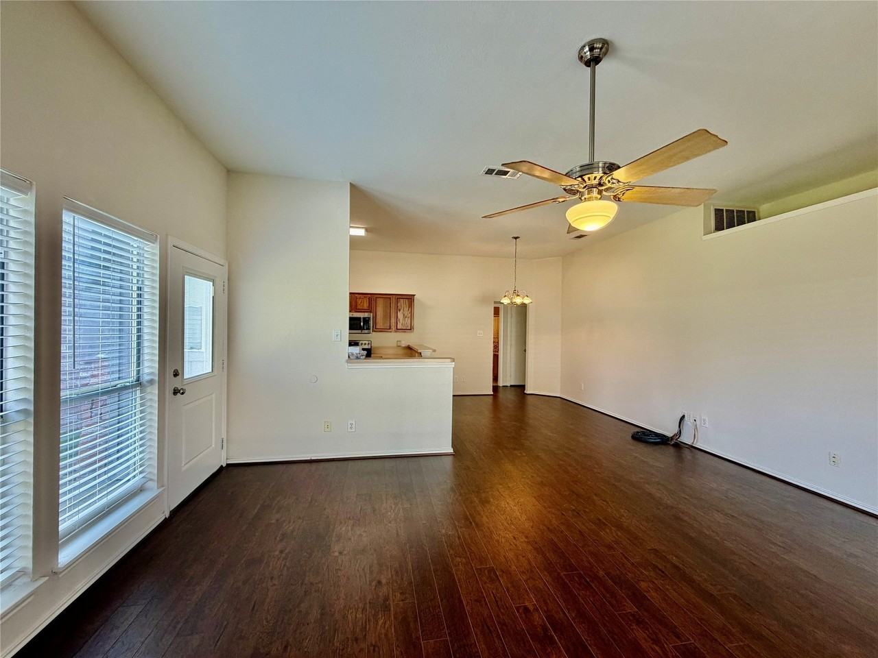 1302 Old Knoll Dr - Photo 5 of 19