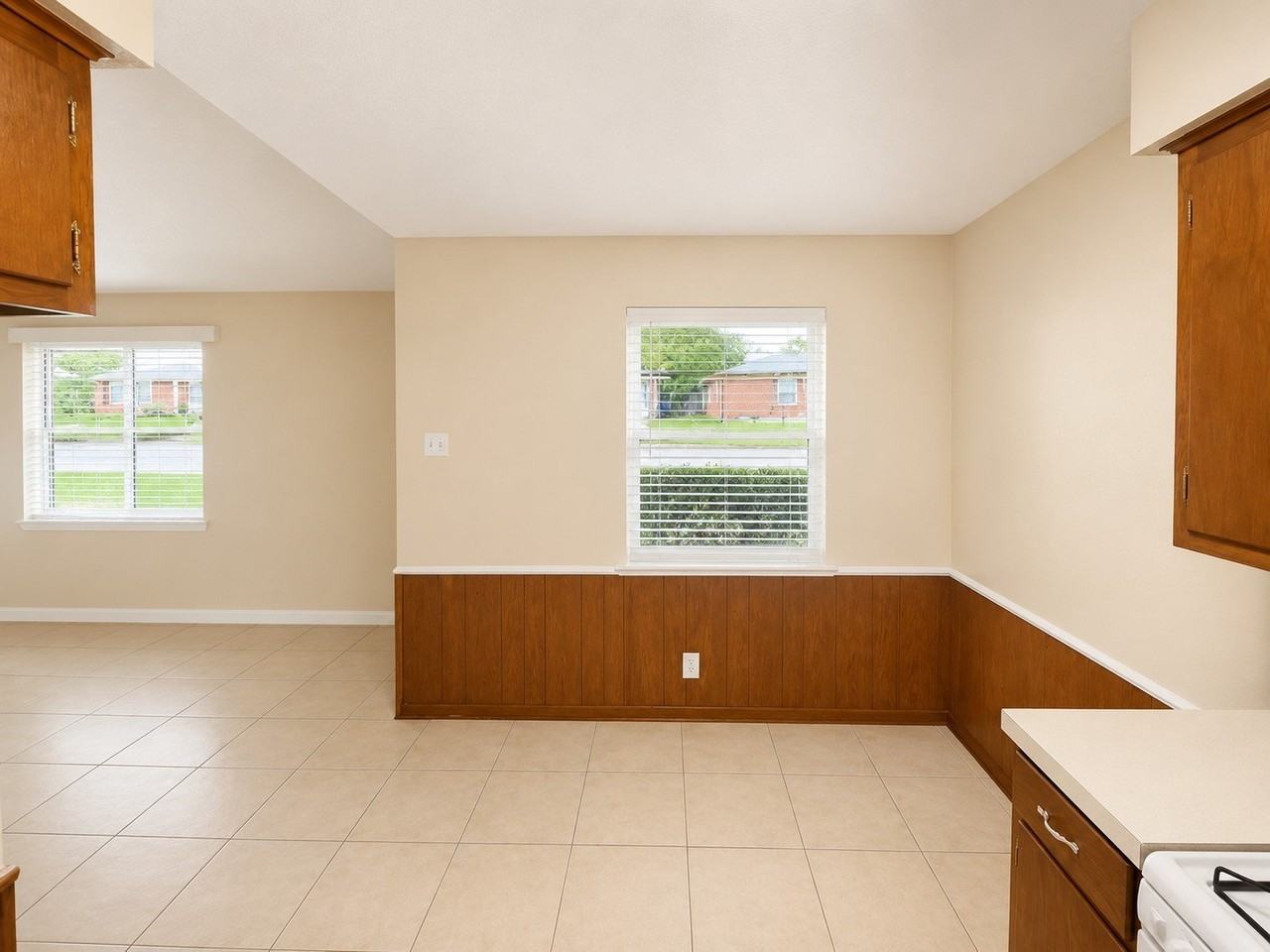 1615 N Alexander St - Photo 3 of 16