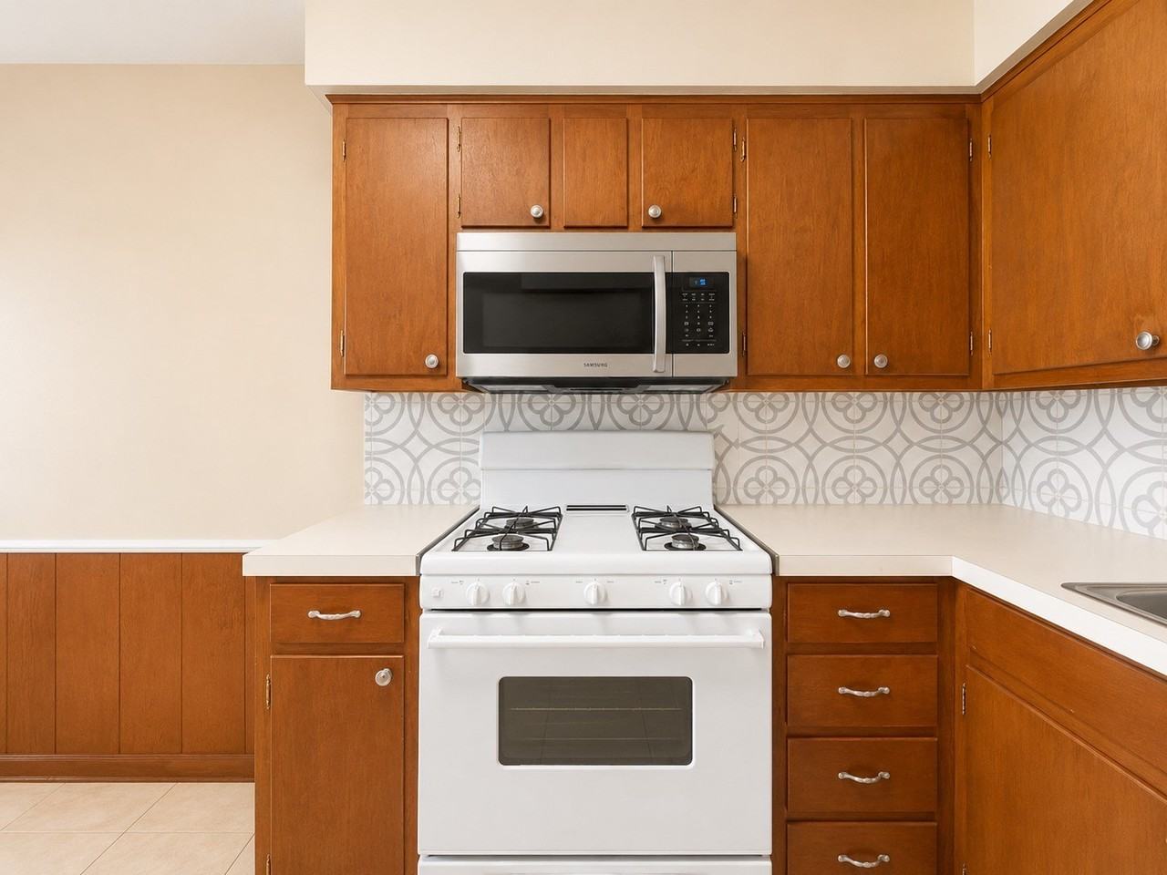 1615 N Alexander St - Photo 5 of 16