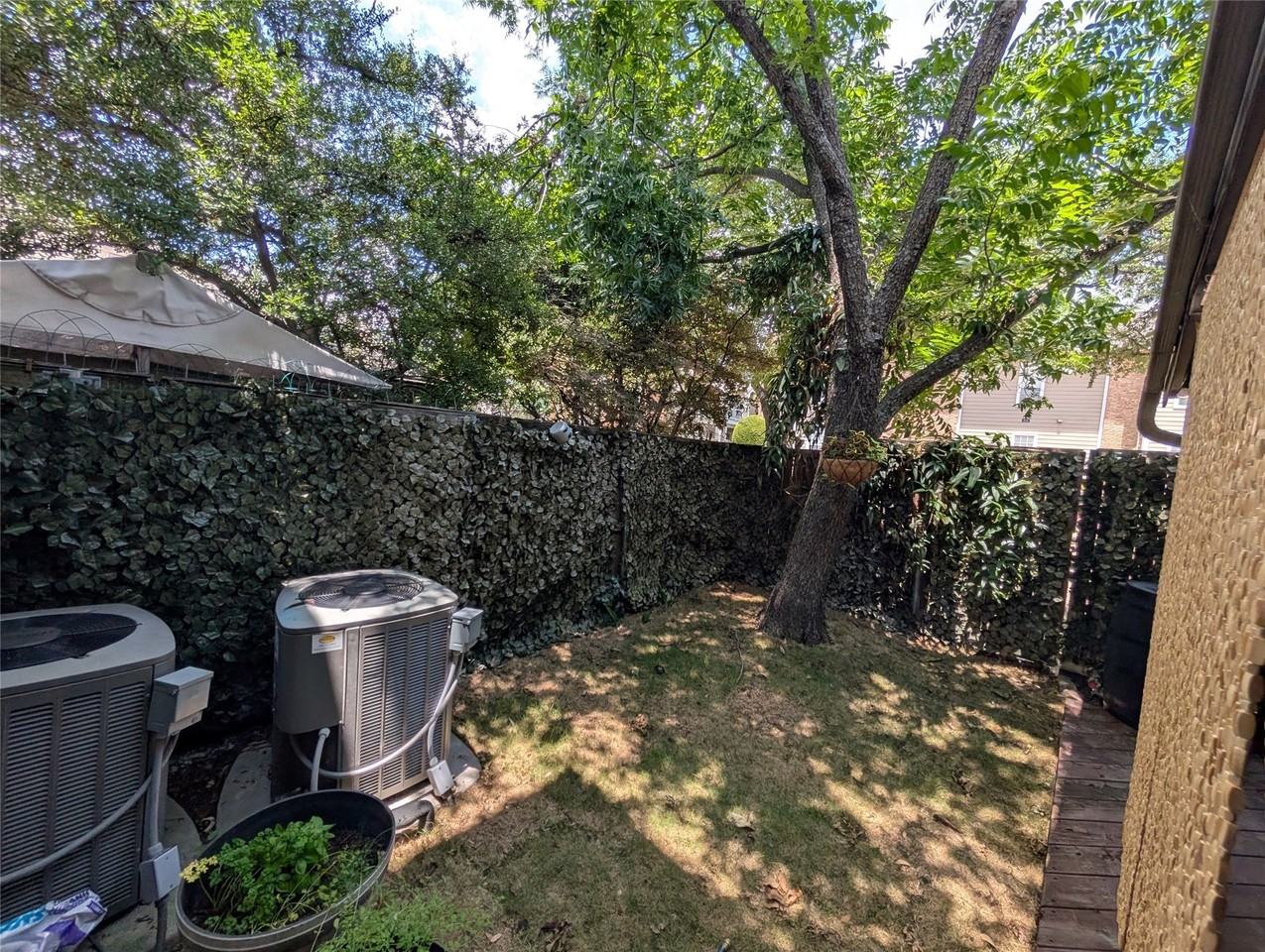 8655 Brittania Ct - Photo 6 of 15