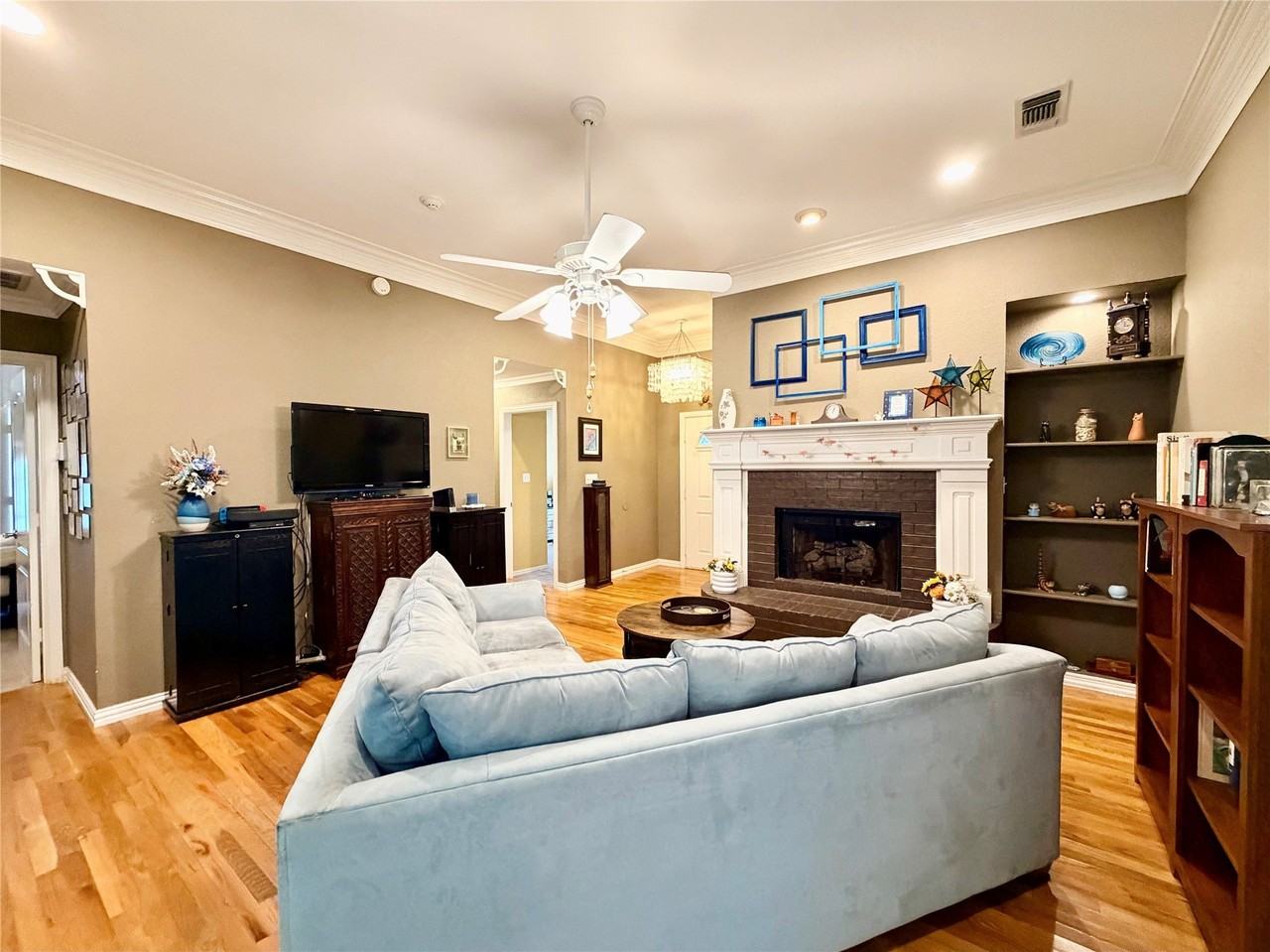 2121 Preston Pl - Photo 4 of 20