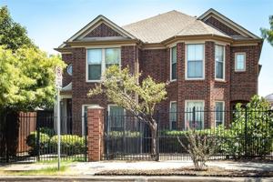featured image of 2410 Knight St