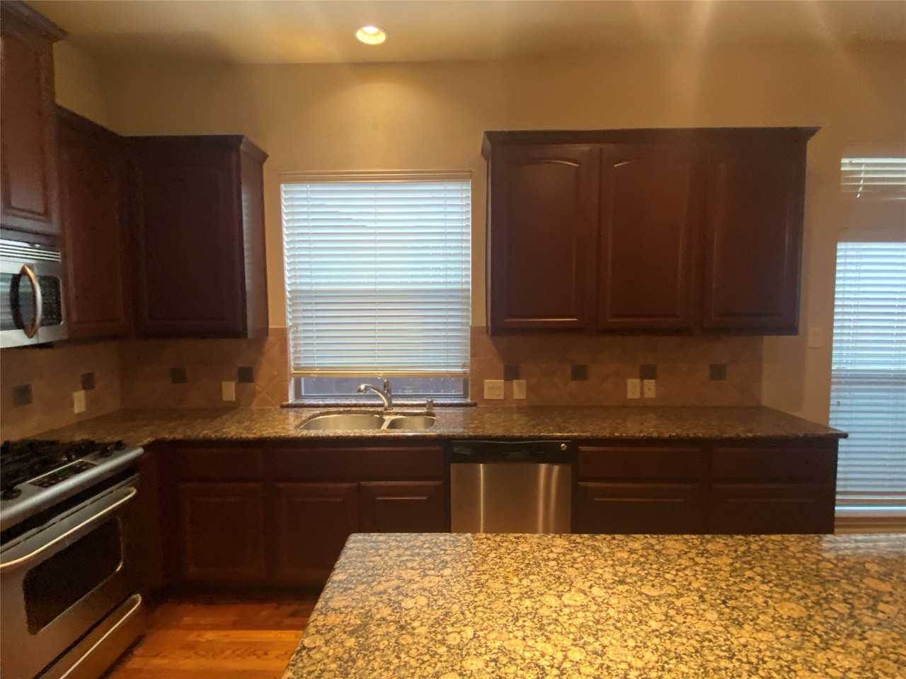 2410 Knight St - Photo 7 of 24
