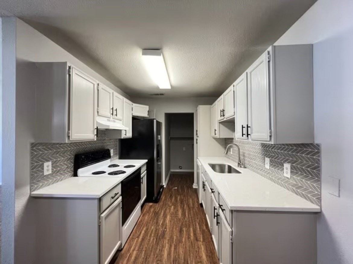 8124 Marydean Ave #8126 - Photo 2 of 12