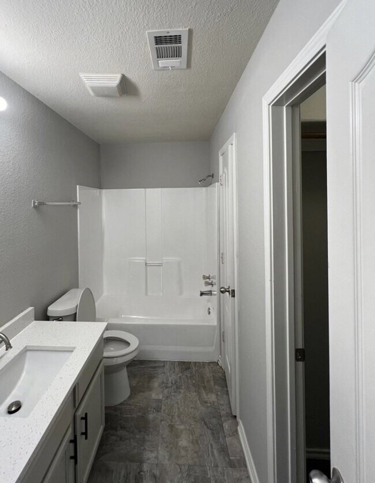 8124 Marydean Ave #8126 - Photo 7 of 12