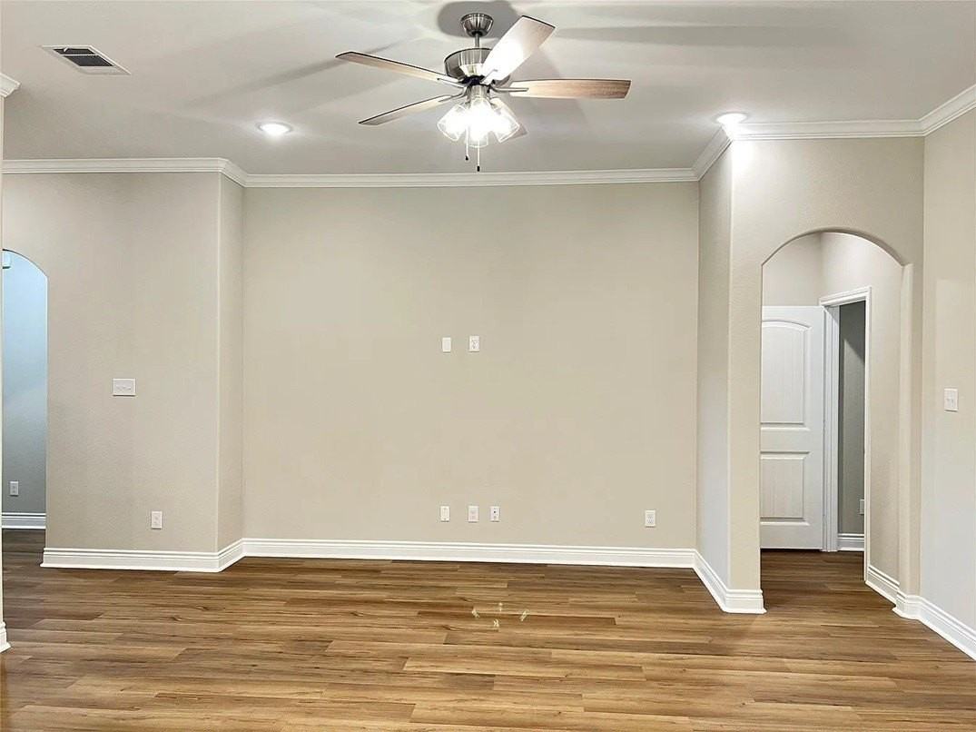 806 Greyson Ln - Photo 4 of 23