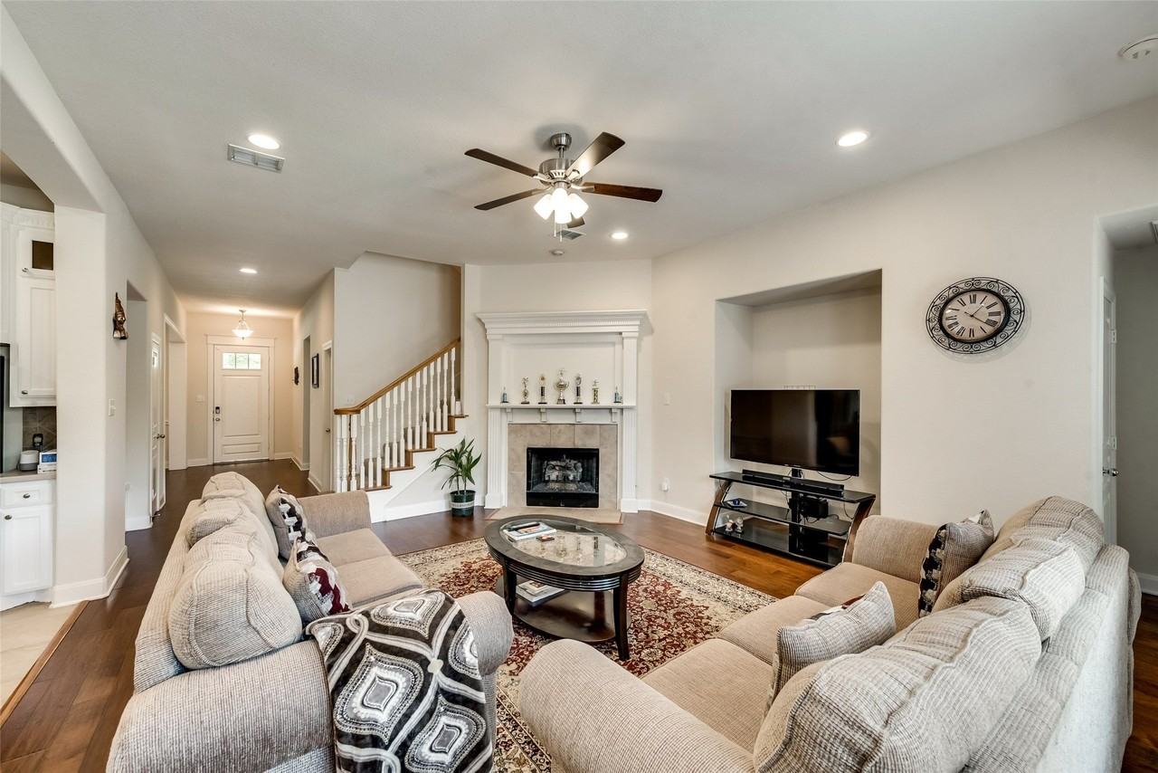 14574 Daneway Dr - Photo 5 of 18