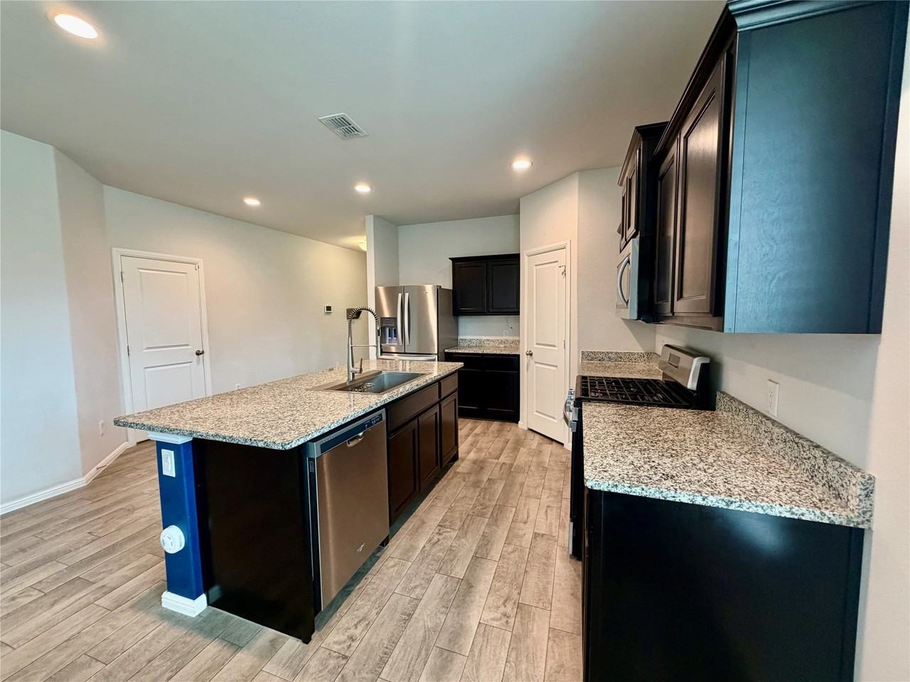 8301 Twisted Pine Way - Photo 3 of 18