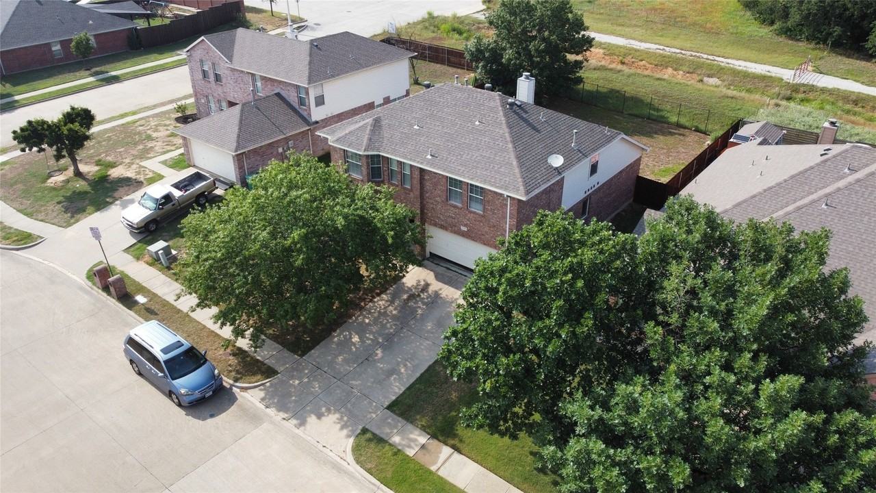 3305 Ocean Dr - Photo 3 of 18
