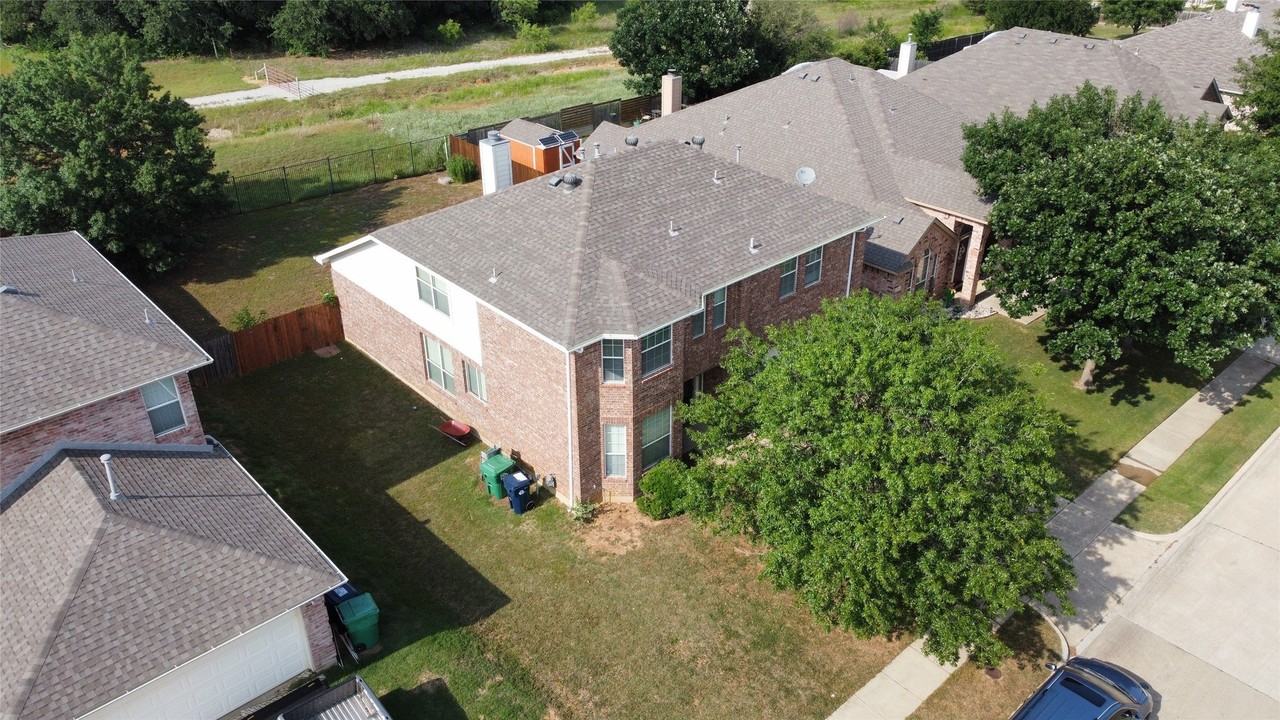 3305 Ocean Dr - Photo 4 of 18