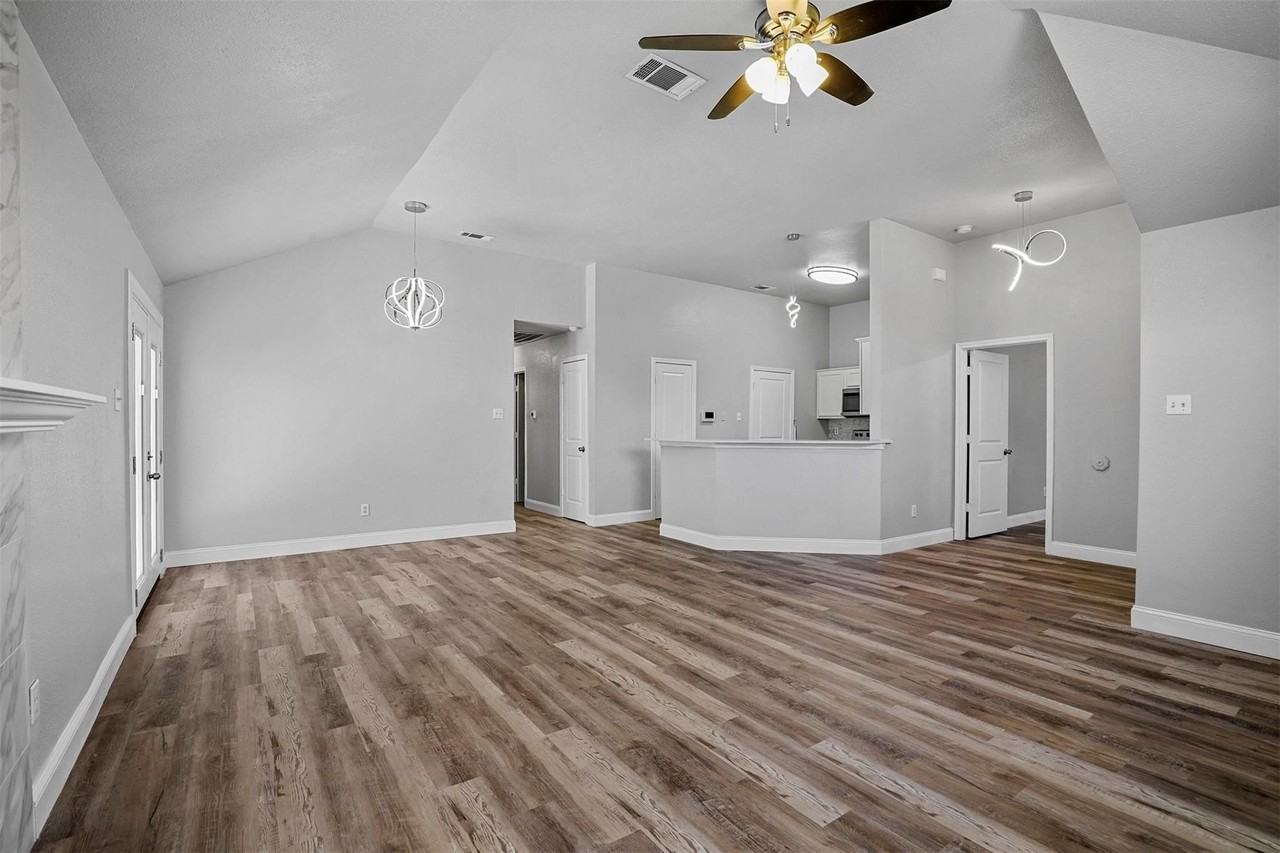1533 Prescott Dr - Photo 3 of 16