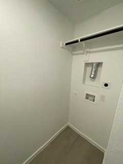 1645 Verdin Rd - Photo 4 of 8