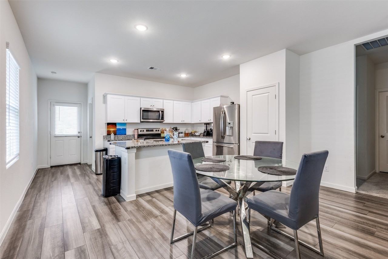 1816 Marquette Dr - Photo 4 of 12