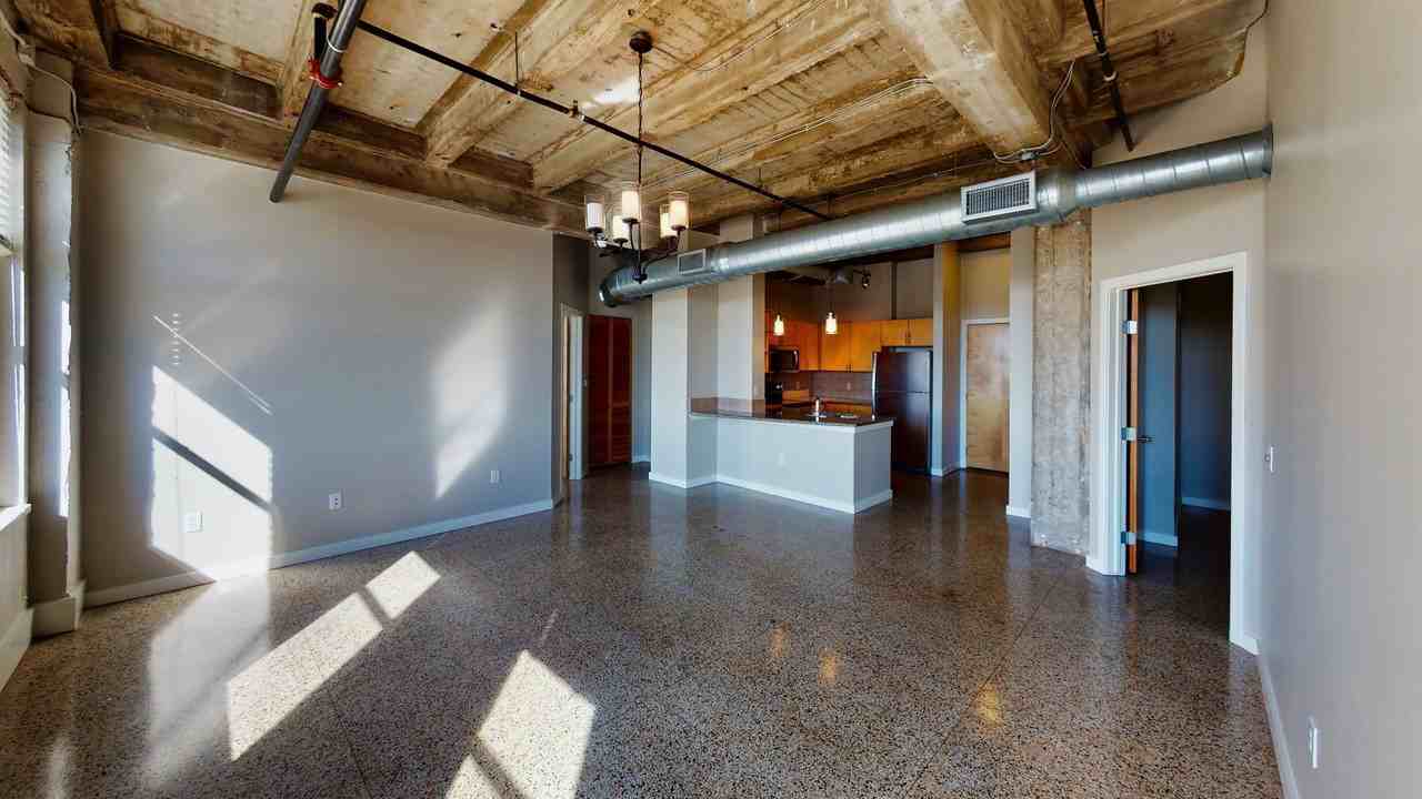 221 W Lancaster Ave #10011