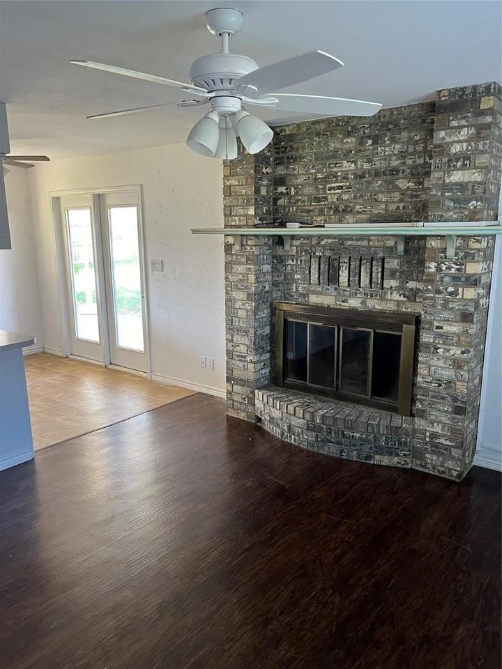 290 N Laramie Cir - Photo 4 of 10