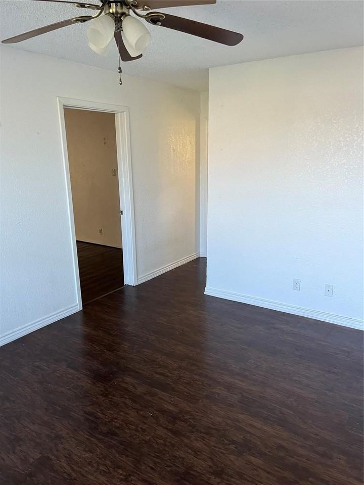 290 N Laramie Cir - Photo 6 of 10