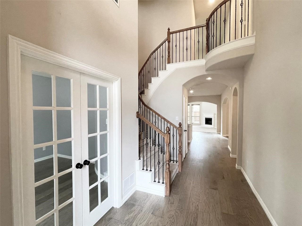 10301 Matador Dr - Photo 3 of 33