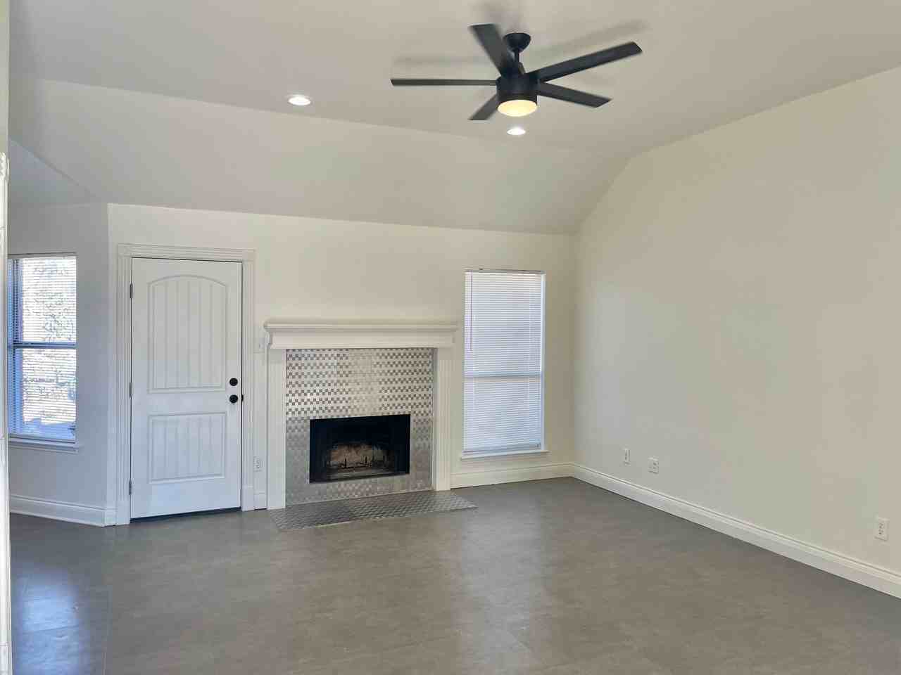 517 Meadowcrest Dr - Photo 4 of 25