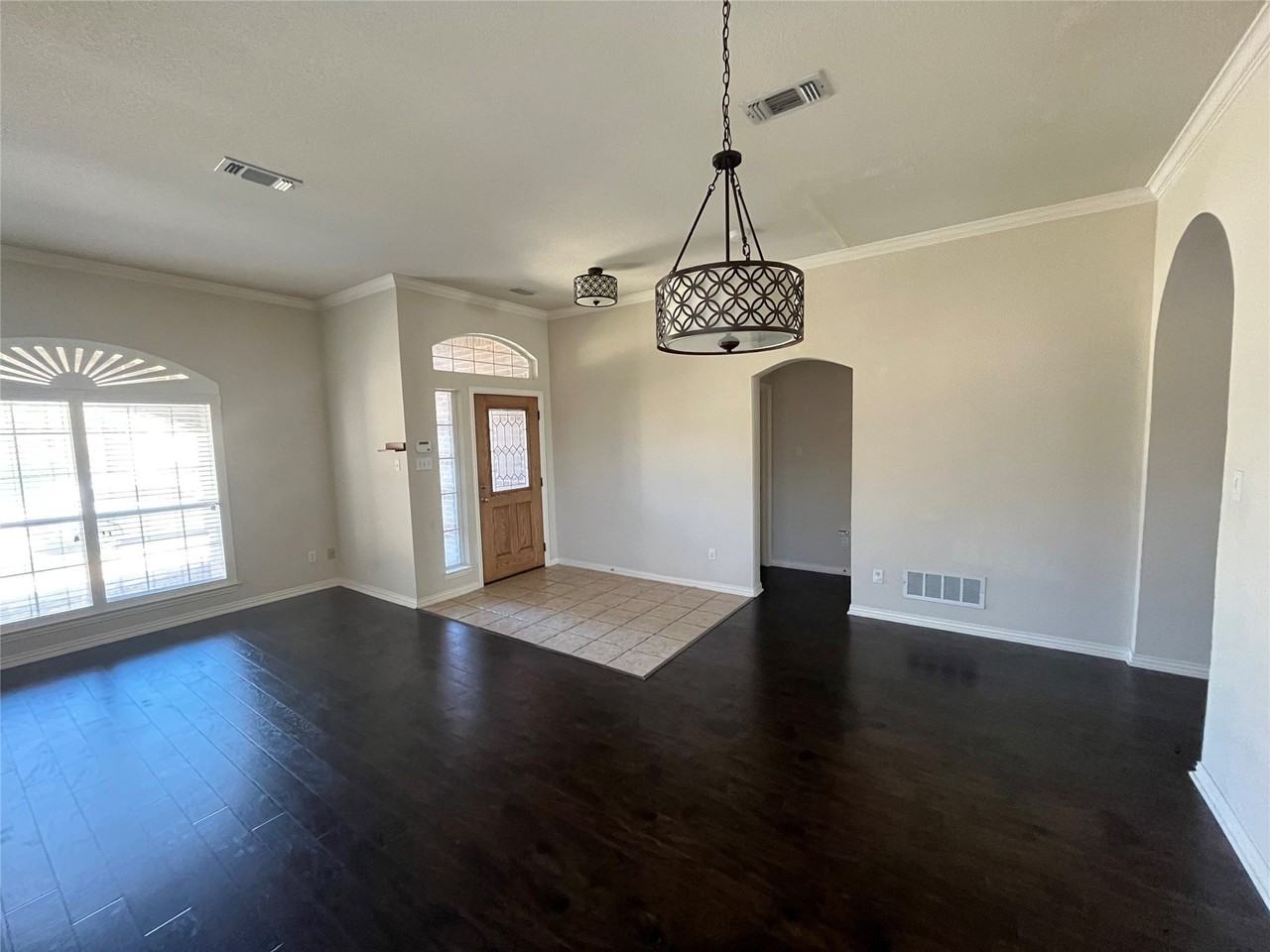 6021 Blue Spruce Ln - Photo 2 of 20