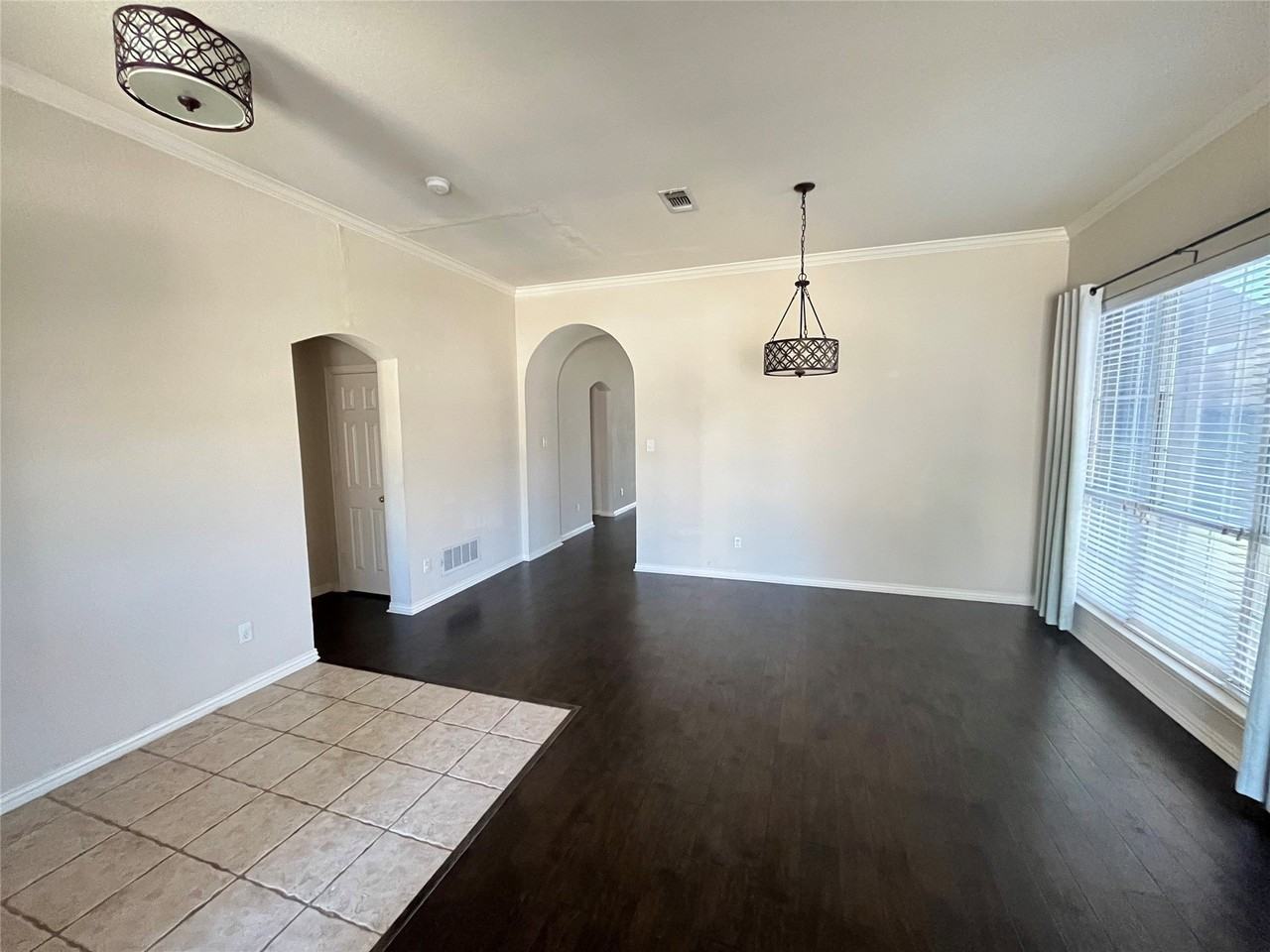 6021 Blue Spruce Ln - Photo 3 of 20