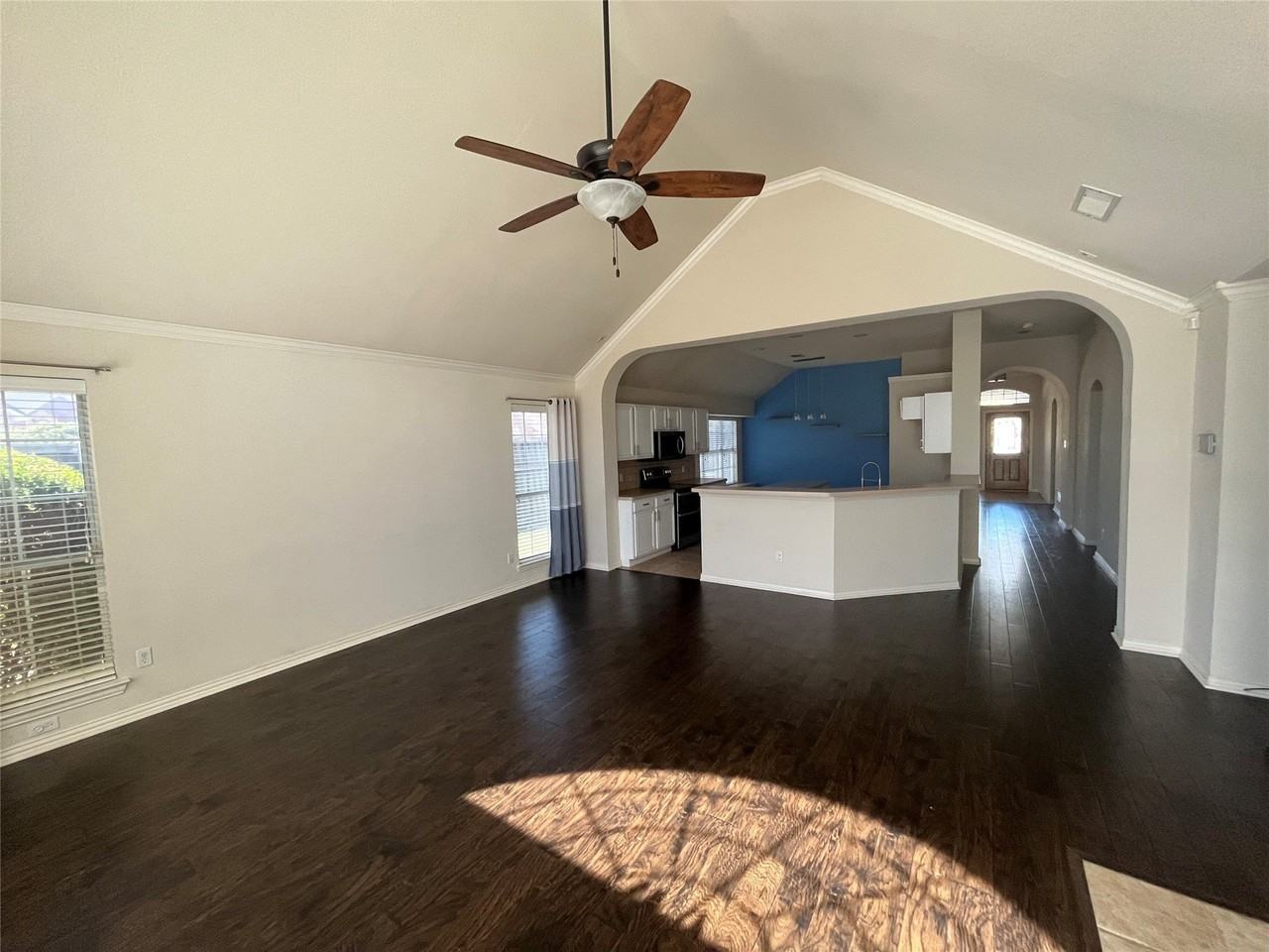 6021 Blue Spruce Ln - Photo 6 of 20