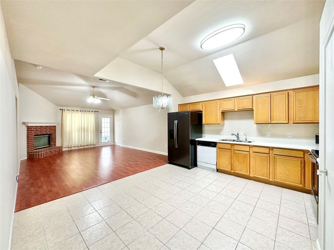 7006 Pickford Ct - Photo 4 of 18