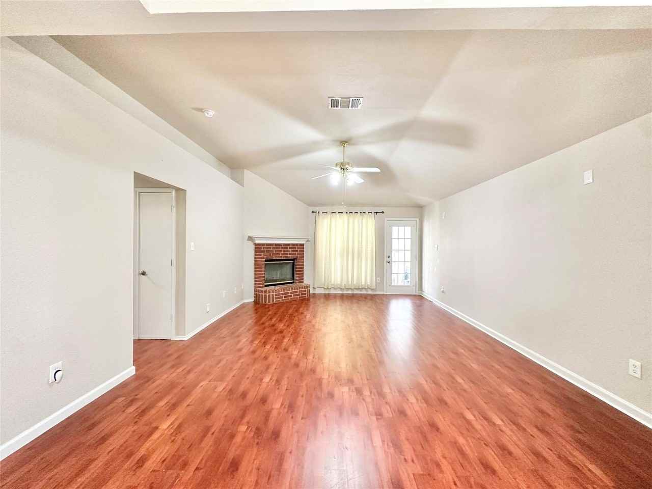 7006 Pickford Ct - Photo 6 of 18