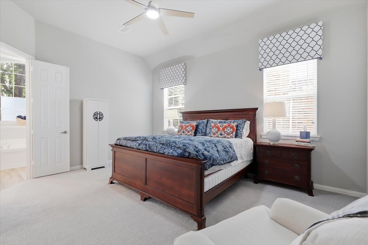 5668 Bay Meadows Dr - Photo 4 of 38