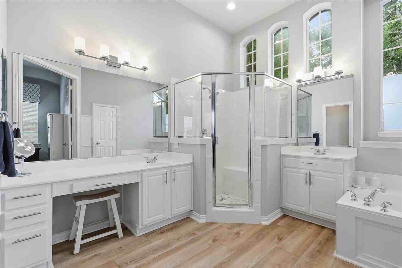 5668 Bay Meadows Dr - Photo 5 of 38
