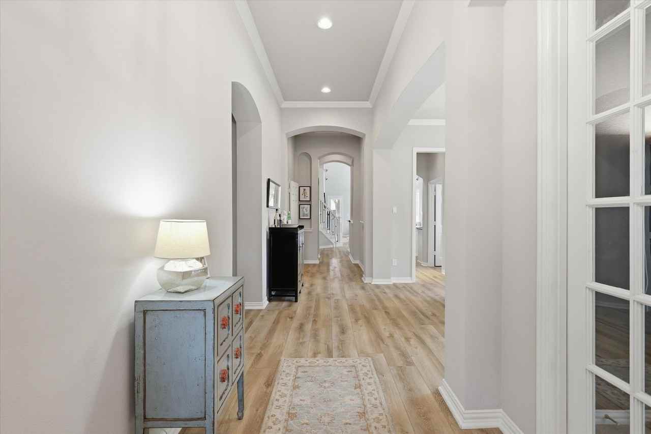 5668 Bay Meadows Dr - Photo 6 of 38