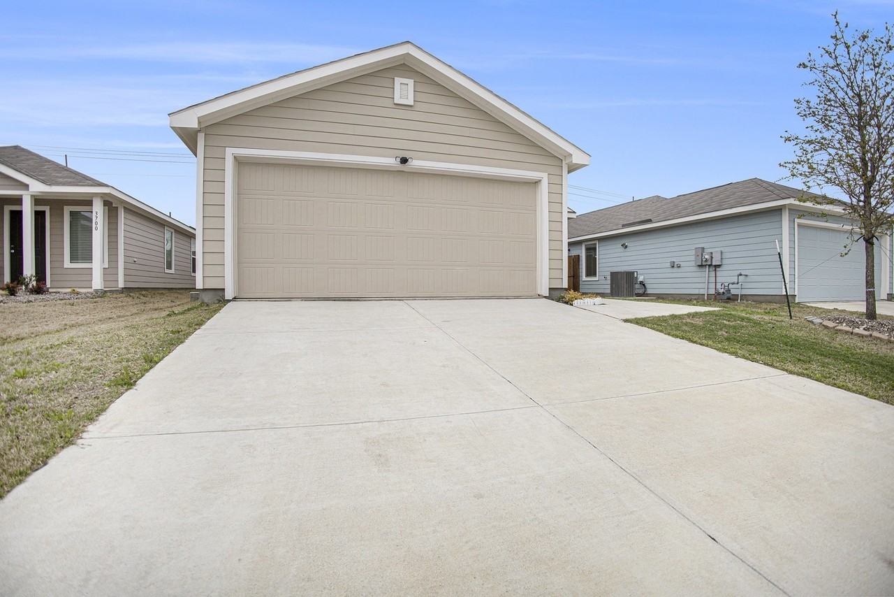 3624 Bluebird Ln - Photo 2 of 26