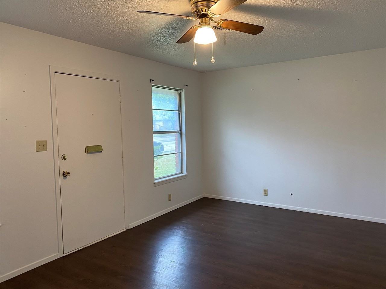 3341 S 27th St - Photo 3 of 12